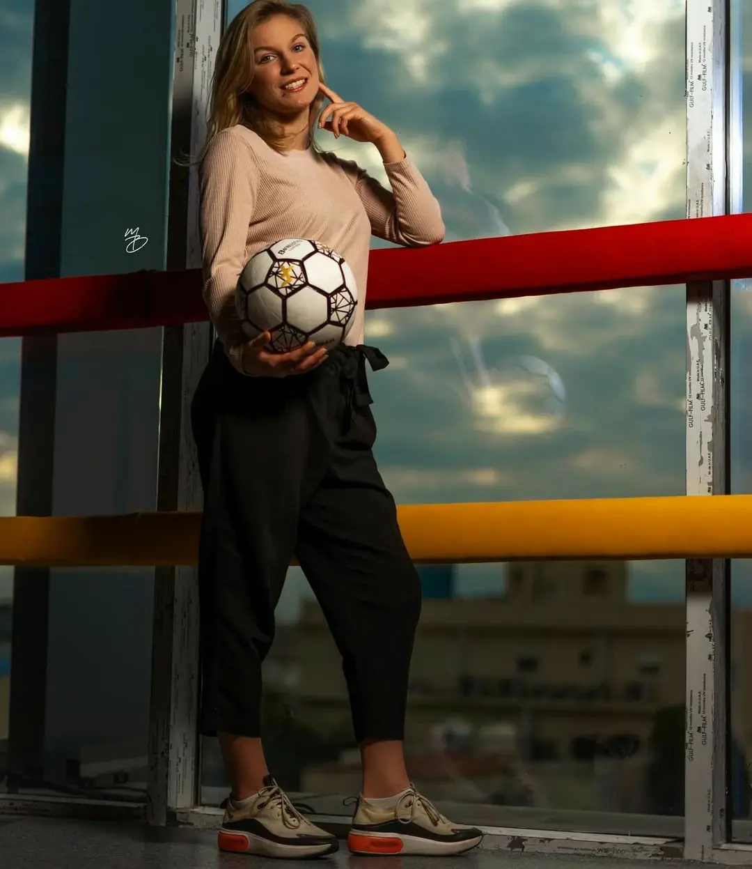 Aguska Mnich: a rainha do futebol freestyle